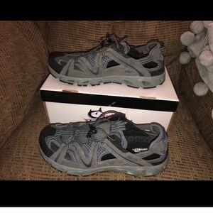 Mens sports shoe new in box